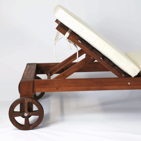 Classic Pool Lounger with Wheels